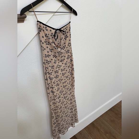 Lioness illuminating Black and Cream Strapless Dress - Picture 7 of 7